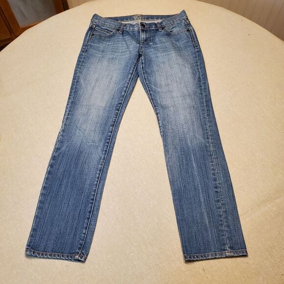 Old Navy Denim - Old Navy the DIVA Jean is Size 2 Regular